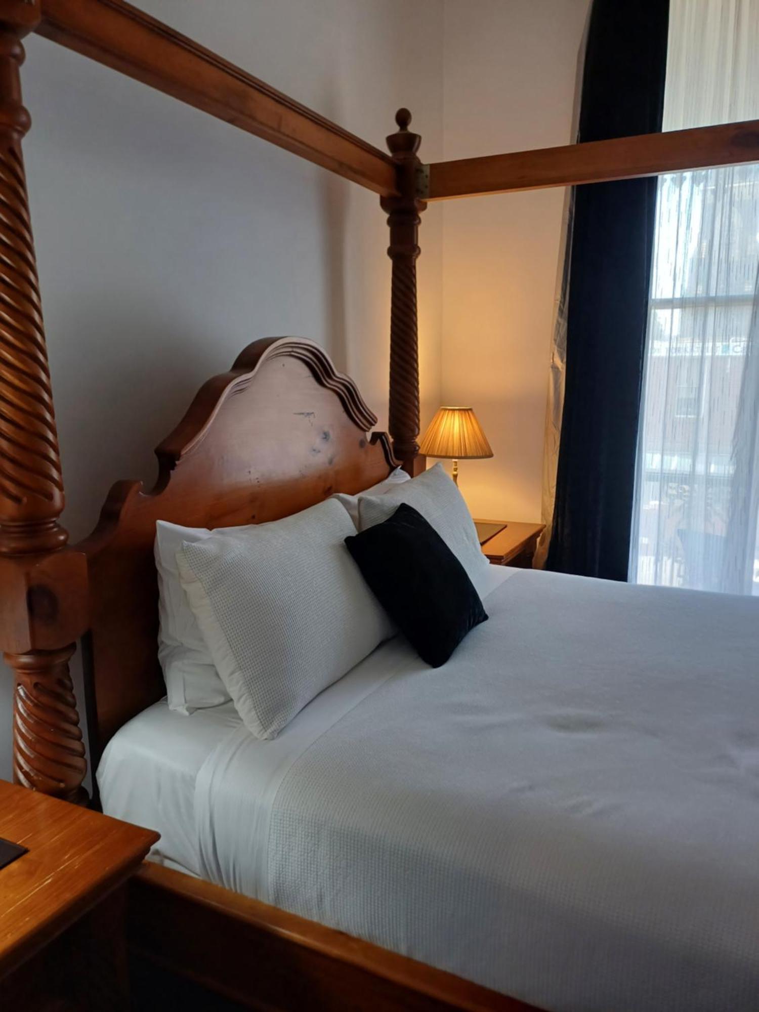 Art Hotel On York Лонсестон Экстерьер фото